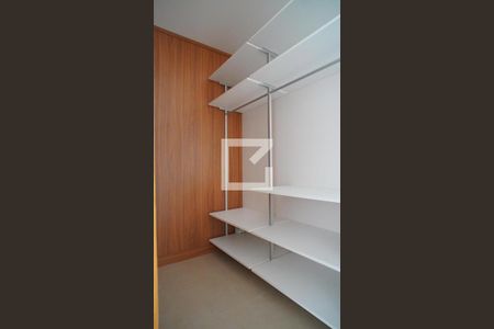 Closet  de kitnet/studio para alugar com 1 quarto, 35m² em Saco dos Limões, Florianópolis