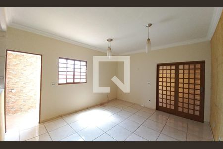 Sala de apartamento para alugar com 2 quartos, 60m² em Jardim Ipaussurama, Campinas