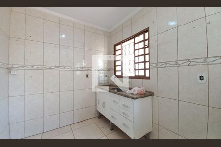 Cozinha  de apartamento para alugar com 2 quartos, 60m² em Jardim Ipaussurama, Campinas