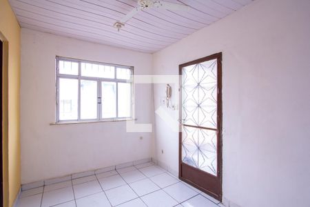 Sala de casa para alugar com 2 quartos, 80m² em Ze Garoto, São Gonçalo