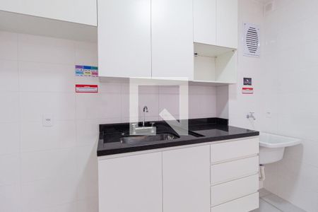 Sala e cozinha de apartamento para alugar com 1 quarto, 32m² em Centro, Osasco