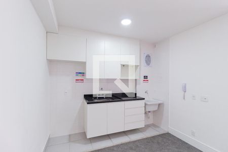 Sala e cozinha de apartamento para alugar com 1 quarto, 32m² em Centro, Osasco