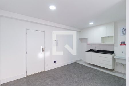 Sala e cozinha de apartamento para alugar com 1 quarto, 32m² em Centro, Osasco