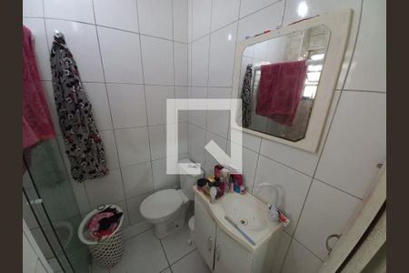 Banheiro de apartamento para alugar com 1 quarto, 20m² em Centro, São Vicente