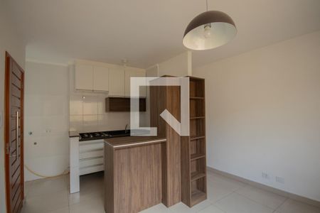 Sala e Cozinha de casa de condomínio à venda com 1 quarto, 34m² em Vila Nivi, São Paulo