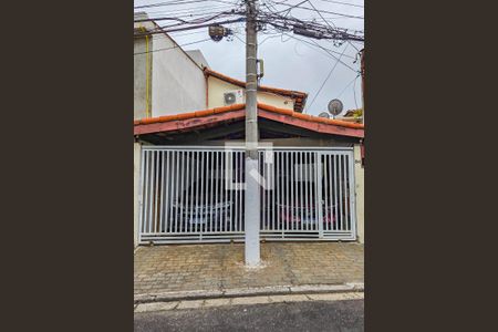 Fachada de casa à venda com 3 quartos, 121m² em Jardim Monte Azul, São Paulo