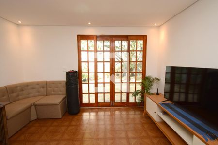 Sala de casa à venda com 3 quartos, 232m² em Jardim Santa Francisca Cabrini, São Paulo