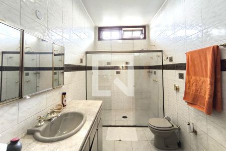 Casa de condomínio à venda com 1000m², 4 quartos e 4 vagas Casa de condomínio à venda com 1000m², 4 quartos e 4 vagasBanheiro do Quarto 4