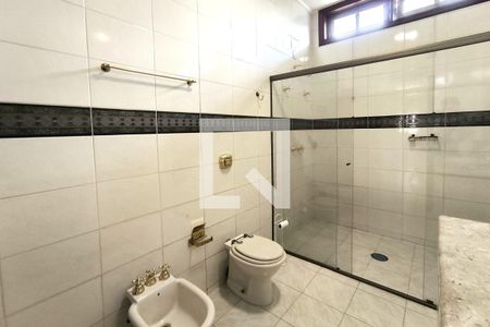 Casa de condomínio à venda com 1000m², 4 quartos e 4 vagas Casa de condomínio à venda com 1000m², 4 quartos e 4 vagasBanheiro do Quarto 3