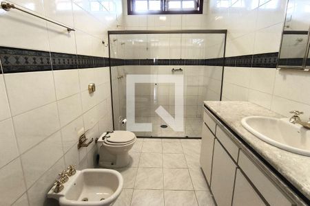 Casa de condomínio à venda com 1000m², 4 quartos e 4 vagas Casa de condomínio à venda com 1000m², 4 quartos e 4 vagasBanheiro do Quarto 3