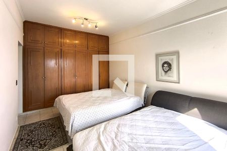 Casa de condomínio à venda com 1000m², 4 quartos e 4 vagas Casa de condomínio à venda com 1000m², 4 quartos e 4 vagasQuarto 4