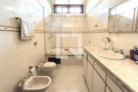 Casa de condomínio à venda com 1000m², 4 quartos e 4 vagas Casa de condomínio à venda com 1000m², 4 quartos e 4 vagasBanheiro 1