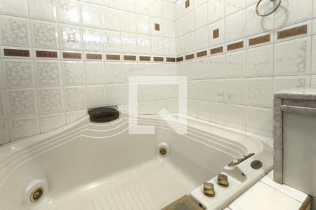 Casa de condomínio à venda com 1000m², 4 quartos e 4 vagas Casa de condomínio à venda com 1000m², 4 quartos e 4 vagasBanheiro do Quarto 2