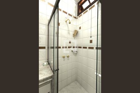 Casa de condomínio à venda com 1000m², 4 quartos e 4 vagas Casa de condomínio à venda com 1000m², 4 quartos e 4 vagasBanheiro do Quarto 2