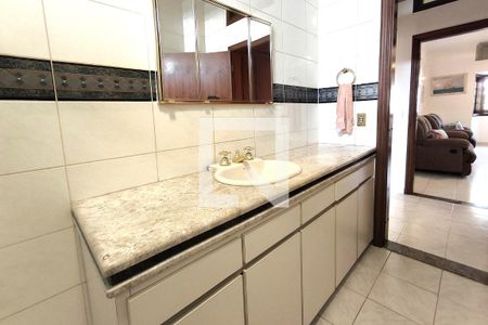 Casa de condomínio à venda com 1000m², 4 quartos e 4 vagas Casa de condomínio à venda com 1000m², 4 quartos e 4 vagasBanheiro do Quarto 3