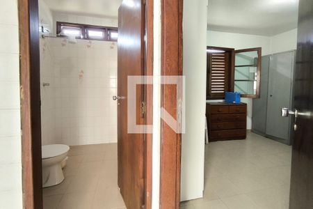 Casa de condomínio à venda com 1000m², 4 quartos e 4 vagas Casa de condomínio à venda com 1000m², 4 quartos e 4 vagasBanheiro 4