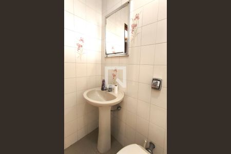 Casa de condomínio à venda com 1000m², 4 quartos e 4 vagas Casa de condomínio à venda com 1000m², 4 quartos e 4 vagasBanheiro 4