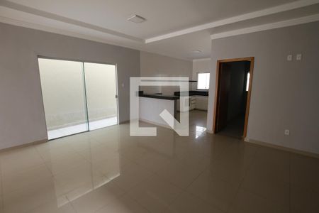 Sala de casa para alugar com 4 quartos, 240m² em Jardim Atlantico, Goiânia