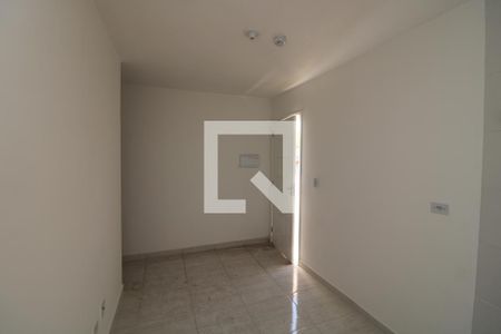 Sala de apartamento para alugar com 2 quartos, 85m² em Jardim Iva, São Paulo