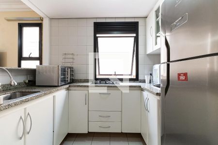 Cozinha de apartamento para alugar com 1 quarto, 32m² em Aclimação, São Paulo