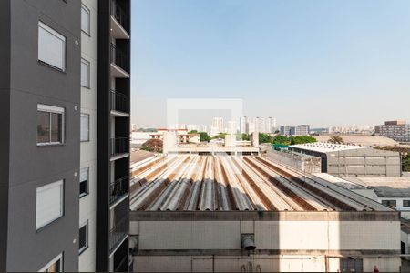 Vista Sala/Cozinha de apartamento para alugar com 1 quarto, 28m² em Água Branca, São Paulo