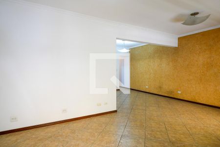 Sala de casa para alugar com 2 quartos, 133m² em Vila Liviero, São Paulo