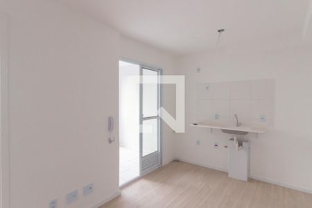 Sala/Cozinha de apartamento para alugar com 2 quartos, 39m² em Vila Curuçá, São Paulo