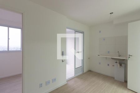 Sala/Cozinha de apartamento para alugar com 2 quartos, 39m² em Vila Curuçá, São Paulo