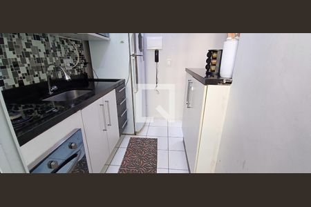 Cozinha de apartamento à venda com 2 quartos, 52m² em Parque Taboão, Taboão da Serra