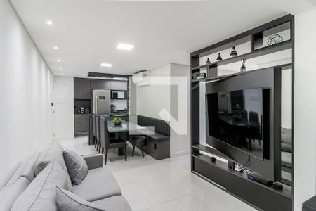 Sala de TV de apartamento à venda com 2 quartos, 71m² em Santo Amaro, São Paulo