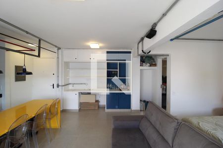 Sala/Quarto de apartamento à venda com 1 quarto, 45m² em Indianópolis, São Paulo