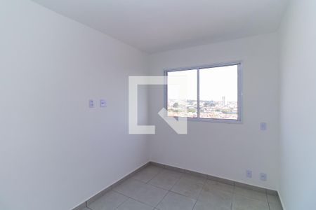 Quarto 2 de apartamento para alugar com 2 quartos, 40m² em Vila Fátima, São Paulo