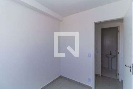 Quarto 1 de apartamento para alugar com 2 quartos, 40m² em Vila Fátima, São Paulo