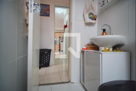 Banheiro da Suíte de apartamento à venda com 3 quartos, 61m² em Jardim Itu, Porto Alegre