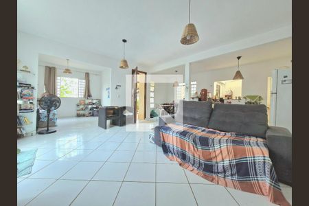 Sala de casa para alugar com 2 quartos, 230m² em Lundcéia, Lagoa Santa