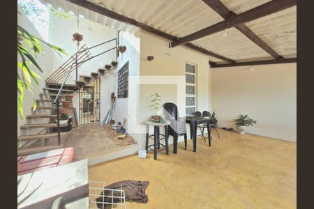 Varanda de casa à venda com 2 quartos, 230m² em Lundcéia, Lagoa Santa