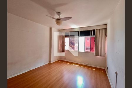 Apartamento à venda com 66m², 2 quartos e 1 vagaSala 