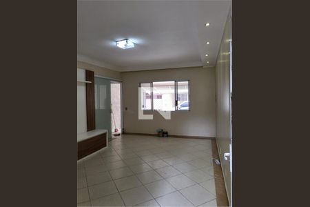 Casa à venda com 4 quartos, 220m² em Parque Assuncao, Taboão da Serra