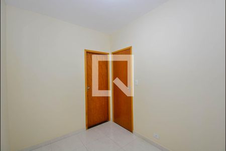 Quarto 1 de casa para alugar com 3 quartos, 105m² em Jardim Santa Bárbara, Guarulhos