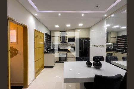 Sala e Cozinha de casa de condomínio à venda com 2 quartos, 70m² em Vila Ré, São Paulo