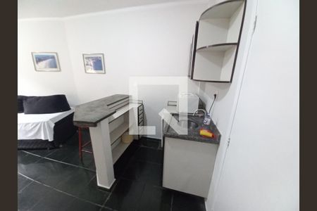 Cozinha de apartamento para alugar com 1 quarto, 50m² em Itararé, São Vicente