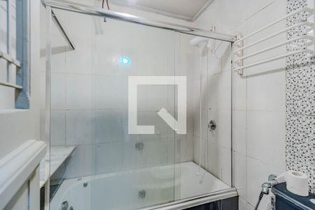 Banheiro de kitnet/studio para alugar com 1 quarto, 45m² em Cidade Baixa, Porto Alegre