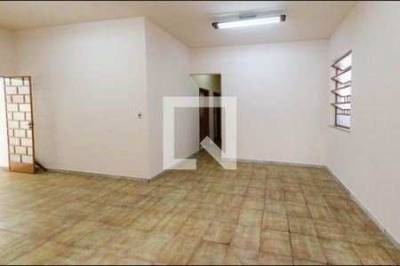 Sala de casa à venda com 4 quartos, 300m² em Lagoinha, Belo Horizonte