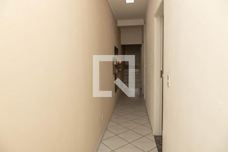 Corredor  de casa à venda com 3 quartos, 172m² em Piraporinha, Diadema