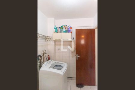 Banheiro de apartamento à venda com 1 quarto, 37m² em Vila Lidia, Campinas