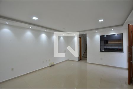 Sala de casa para alugar com 3 quartos, 150m² em Bento Ribeiro, Rio de Janeiro