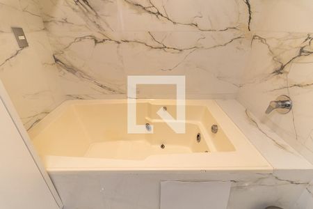 Apartamento à venda com 141m², 3 quartos e 4 vagas Apartamento à venda com 141m², 3 quartos e 4 vagasBanheiro da Suíte