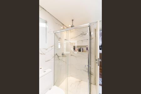 Apartamento à venda com 141m², 3 quartos e 4 vagas Apartamento à venda com 141m², 3 quartos e 4 vagasBanheiro da Suíte