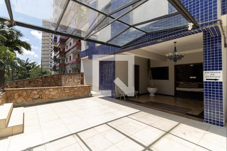 Apartamento à venda com 141m², 3 quartos e 4 vagas Apartamento à venda com 141m², 3 quartos e 4 vagasEntrada