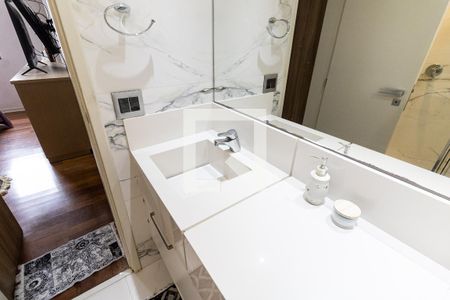 Apartamento à venda com 141m², 3 quartos e 4 vagas Apartamento à venda com 141m², 3 quartos e 4 vagasBanheiro da Suíte